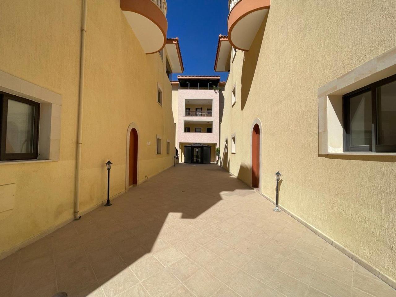 Queens Gardens Paphos Exterior foto